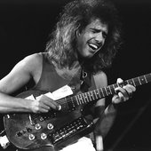 pat-metheny-52584-guitar-original-photograph.jpg__960x0_q85_subsampling-2_upscale.jpg