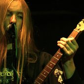 Mantas (Guitar, vocal)