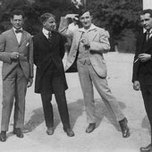 Alois Hába, Philipp Jarnach, Ernst Krenek (von rechts), 1921 