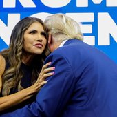 2023-09-09T021927Z_1859001393_RC2Q43AQA878_RTRMADP_3_USA-TRUMP_1_mvevem.jpg