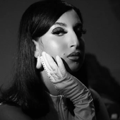 B&W