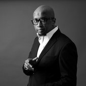 aaron-rimbui-biography.jpg