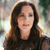 Lori-McKenna.jpg