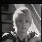 768full-joey-heatherton.jpg