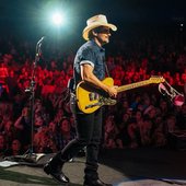 Brad Paisley - Live