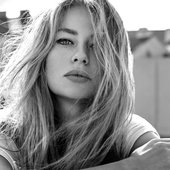 Zoë - Profile Pic