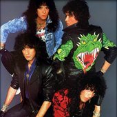 KISS-1987-Crazy-Nights-paul-stanley-40288801-690-960.jpg