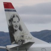 Kirsten Flagstads portræt på halefinnen på et norsk fly.