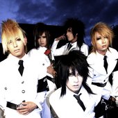WHITEBLACK