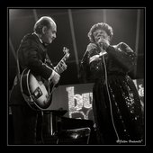 Ella Fitzgerald & Joe Pass.jpg