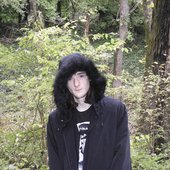 Picture of Pitol with a greenry background