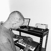 0021109608_10.jpg