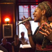 Miriam Mandipira, live at La Fontaine