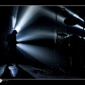 Live (9)