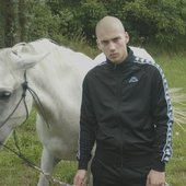 hors