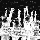 aqours (bw)