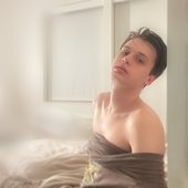 Facetune_10-02-2022-23-33-04.jpeg