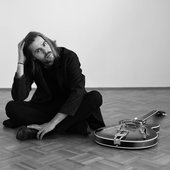 [2024] Philipp Schiepek - Versuch zu Träumen artist.jpg