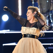 chemistry… an intimate night with Kelly Clarkson