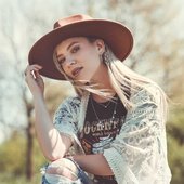 MelanieRyanMusic_Country-1.jpg