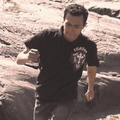 leinad caminando