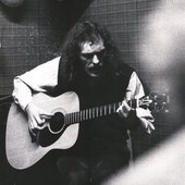 Ken Saul performing in 1972