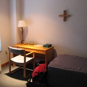 Guest_quarters_at_the_Abbey_of_Gethsemani.jpg