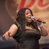 Demetria-Taylor.-Foto-Paul-Natkin.jpg
