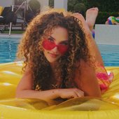 Sofie-Dossi-2.jpg
