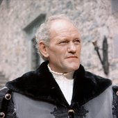 Harry Andrews.jpg