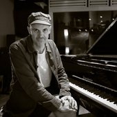 Stephen Baker.jpg