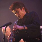 Hibino playin Sax