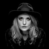 Elles Bailey.jpg