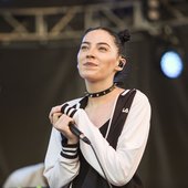 bishop-briggs-cosores-06.jpg