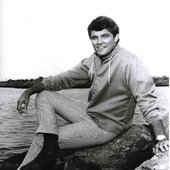 Tommy Roe_.JPG