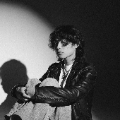 b/w