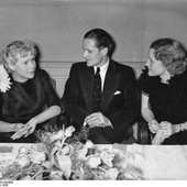 Berlin am 4. März 1938; v.l. Fita Benkhoff, Ewald von Demandowsky und Hilde Krüger,