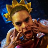 Ca7riel en el video de "OLA MINA XD"