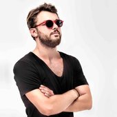 avatars-000377175359-24rxi9-t500x500.jpg