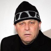 król cieszy się sławą w 2030 roku
