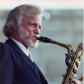 gerry-playing-sax.jpg