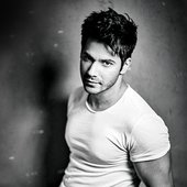 568774-550776-varun-dhawan.jpg