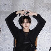 ENHYPEN ‘XO (Only If You Say Yes)’ MV Behind Photo Sketch