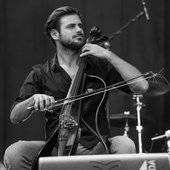 2017_RiP_-_2Cellos_-_Stjepan_Hauser_-_by_2eight_-_8SC1300.jpg