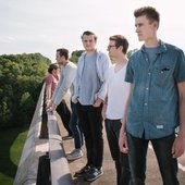 https://twitter.com/const_band