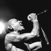 Chester Bennington [900]