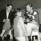 Sylvia Telles entre Tom Jobim e Marcos Valle