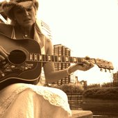 downtown strummin'