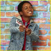 issac-ryan-brown-raven-symone-cake-smash.jpg