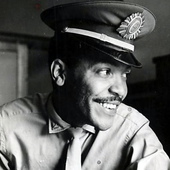 Martinho da Vila - Foi Sargento-datilógrafo do Ministério da Guerra. 1960.  - Foto acervo Web -  Autor não mencionado.png